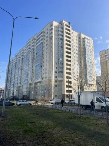 Вид дома и придомовой территории